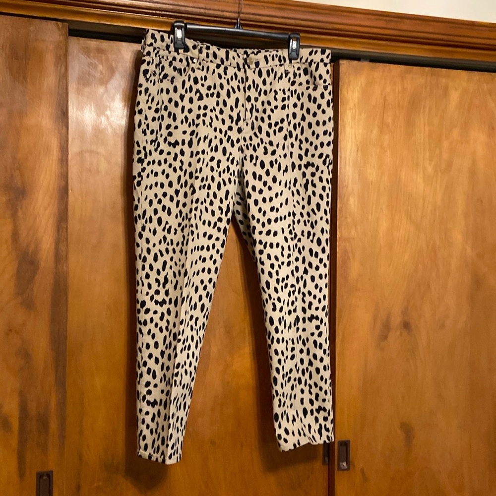 Chico’s So Slimming Girlfriend Slim Leg Ankle Jeans Size 14R.